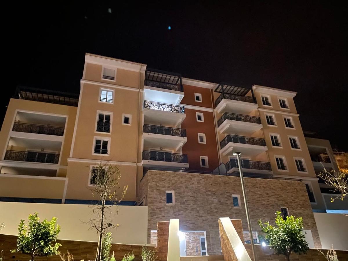 Bel Appartement Au Calme Avec Parking Ментона Екстериор снимка